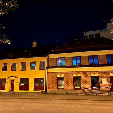 לנדסקרונה Sveriges Minsta Hotell! Hotel Gruyere מראה חיצוני תמונה