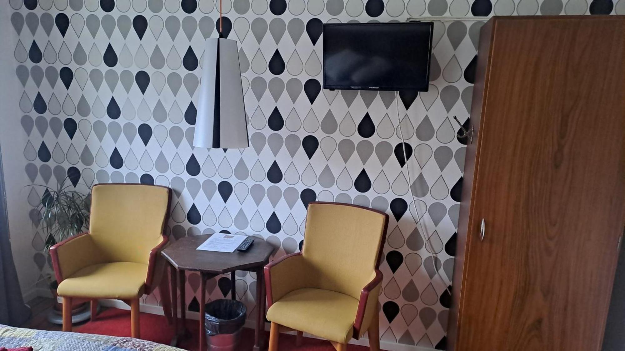 לנדסקרונה Sveriges Minsta Hotell! Hotel Gruyere מראה חיצוני תמונה